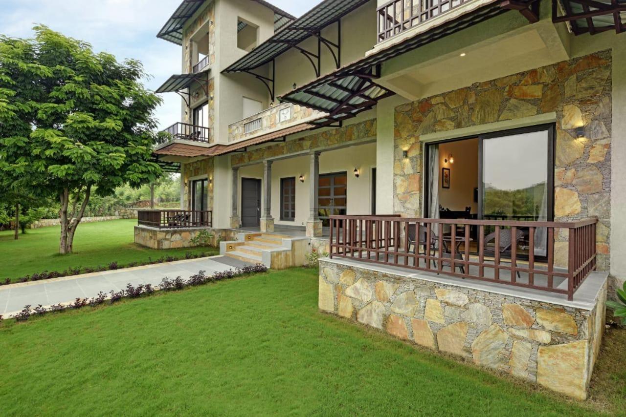 The Hunting Lodge Resort Udaipur - Villas & Pool Dabok Exterior photo