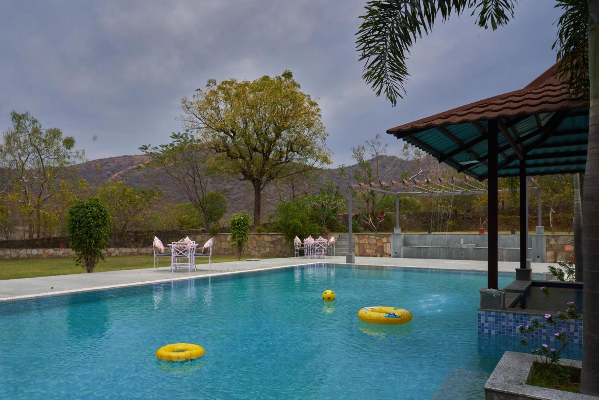 The Hunting Lodge Resort Udaipur - Villas & Pool Dabok Exterior photo