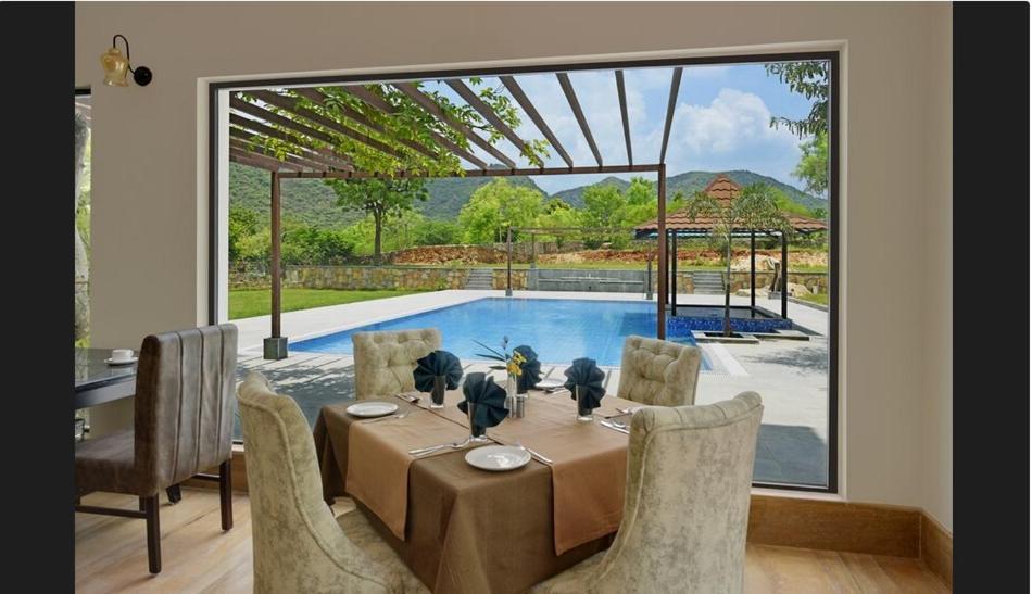 The Hunting Lodge Resort Udaipur - Villas & Pool Dabok Exterior photo